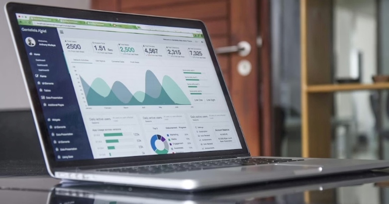 Image illustrating how to use Google Analytics for business improvement, focusing on Google Hotel Ads and measuring success.