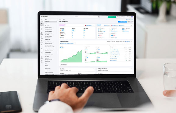 SEO specialist implementing seo campaign for hotel