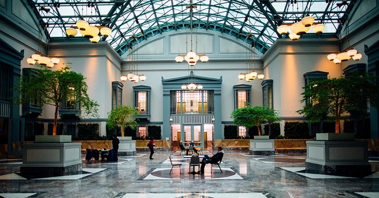 Hotel lobby showcasing modern design, with a focus on AI in revenue optimization and dynamic pricing.