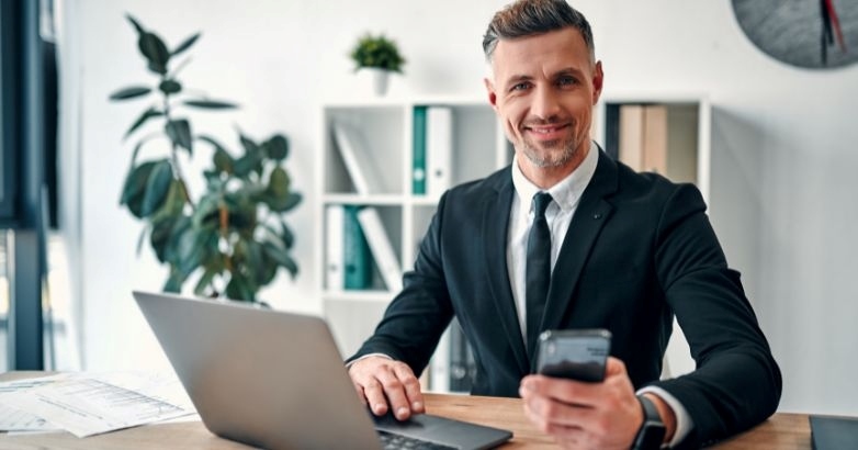 Hotel Owner using software to manage his hotel's reputation.